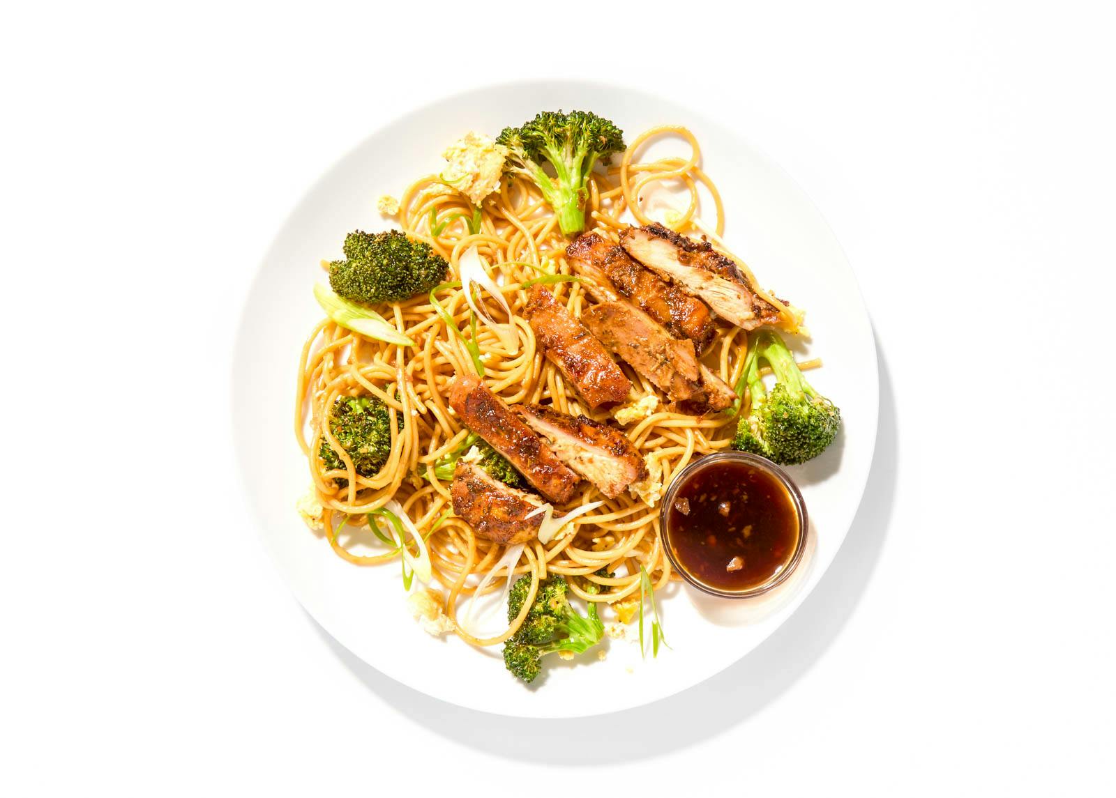 4993_Hong_Thaimee_Chicken_Spaghetti_Pad_See_4864-2